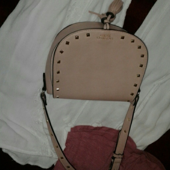 Selling gently worn or  new clothing, size 4-8 - Picture 4 of 8